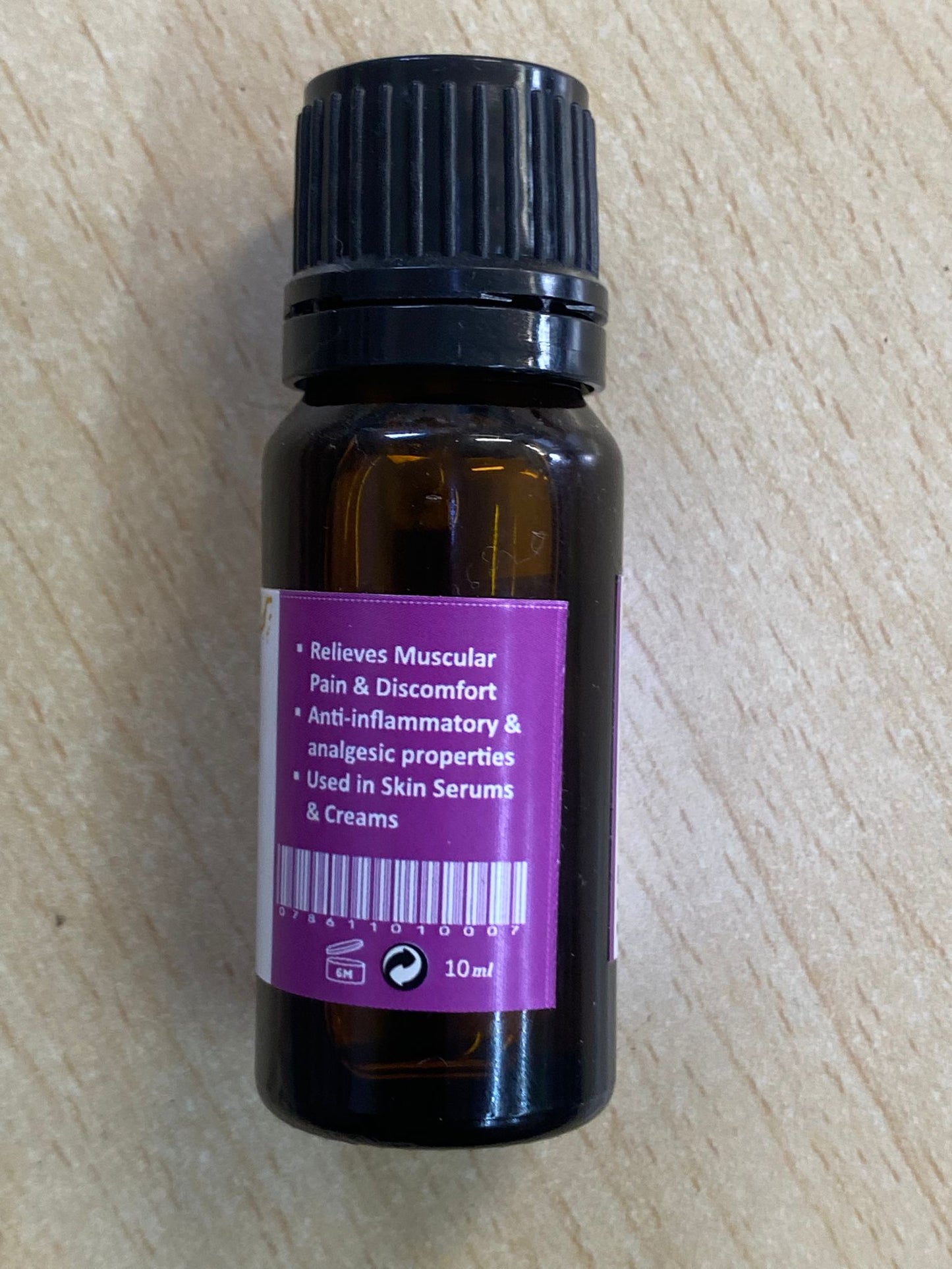 Organic Comfrey oil pure natural oil in glass dropper bottle